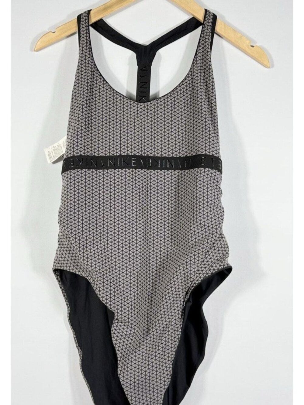 NEW Nike Women's XL Hydralock Fusion Back One Piece Swimsuit NWT $98